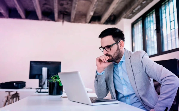 En Admi somos un equipo comprometido